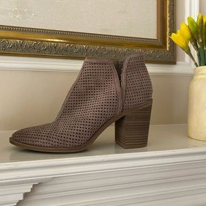 Dolce Vita Leather Booties;Taupe;Size 8; Like New